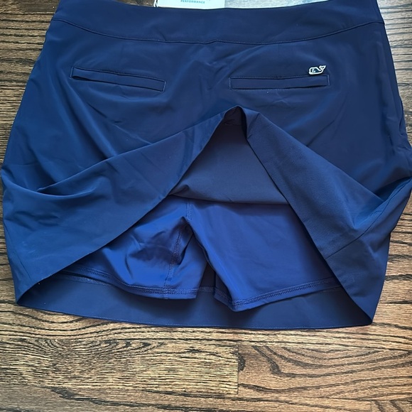 NWT Vineyard Vines Navy Performance Tennis / Golf Skort - size large - Picture 4 of 4